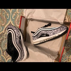Women’s Nike air max 97